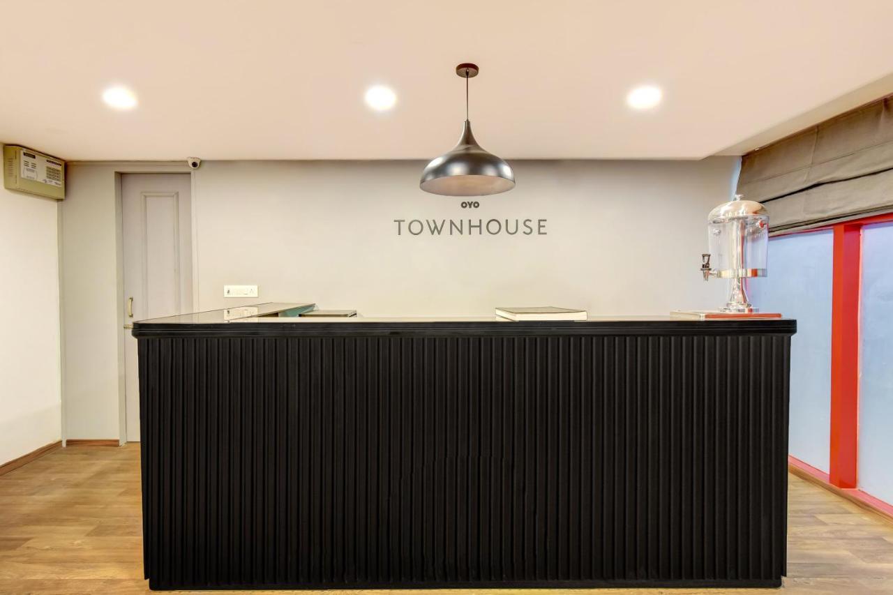 Oyo Townhouse 115 Patel Nagar Otel Yeni Delhi Dış mekan fotoğraf